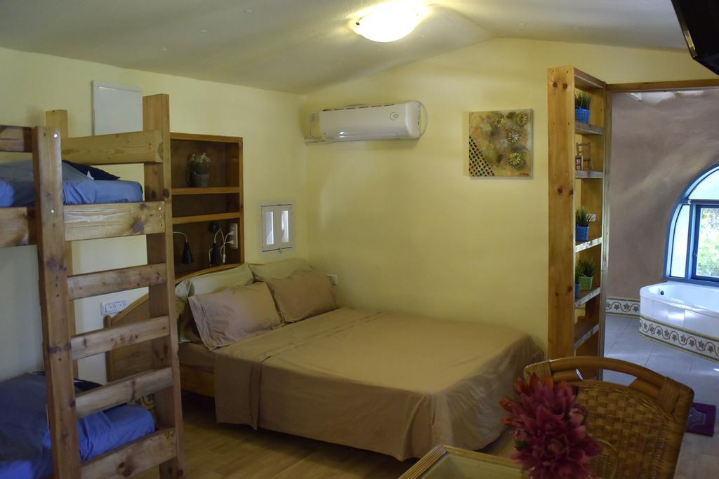 Dutch Farm Israel Bed & Breakfast Sede Zevi Exterior foto